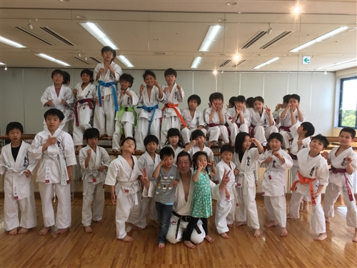 �^�����u�̋�苳���y�L�ˁE���Łz�ɐ^�كG�R�}�~����